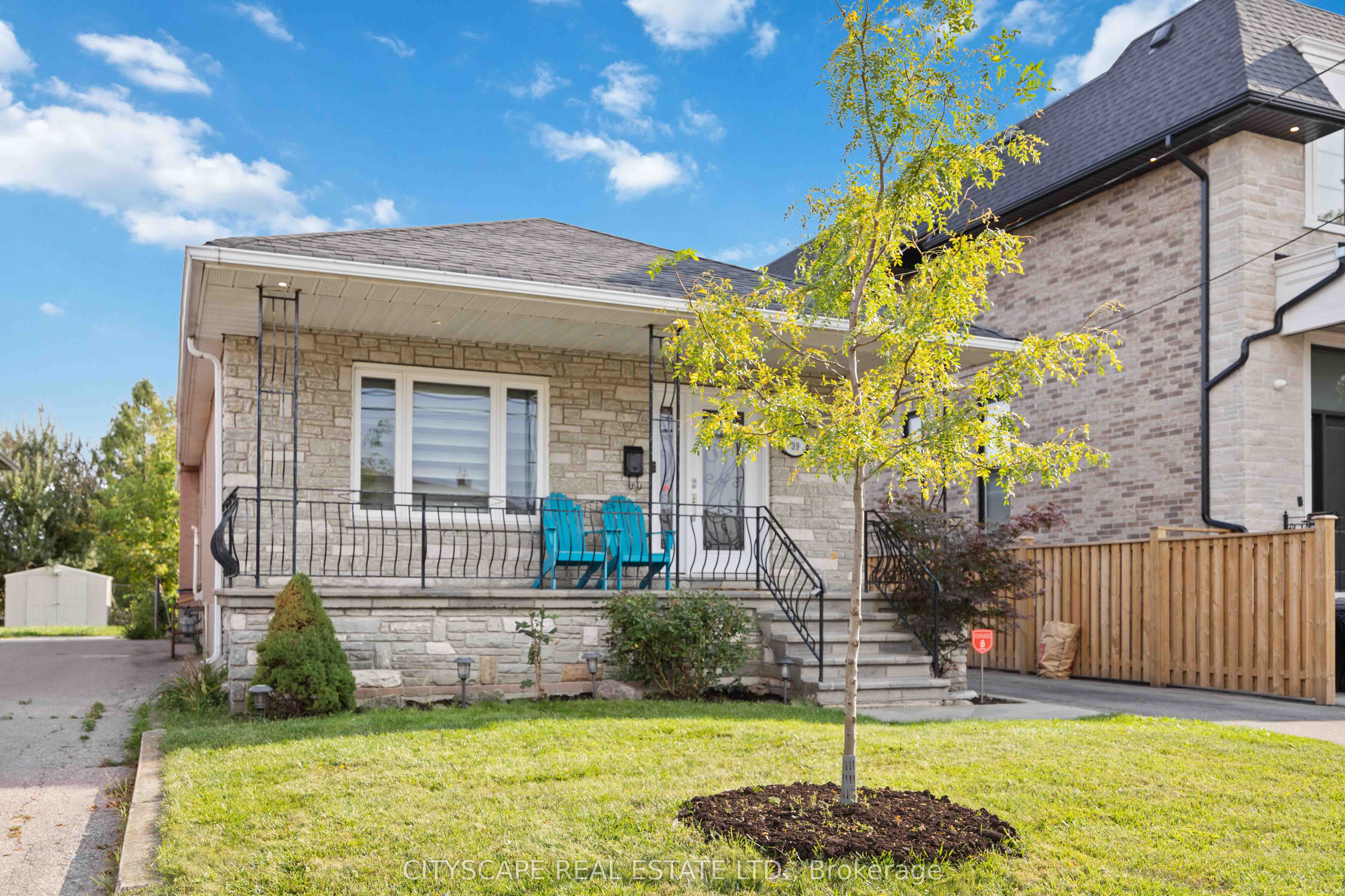 39 Bentworth Avenue