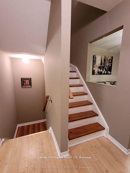 4 Bedrooms Condo at 22 Exchequer, Toronto For sale