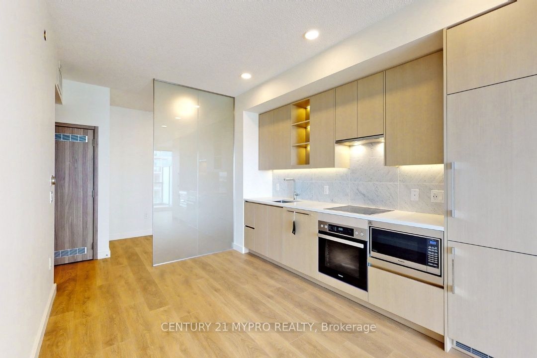 85 McMahon Drive, #1801
