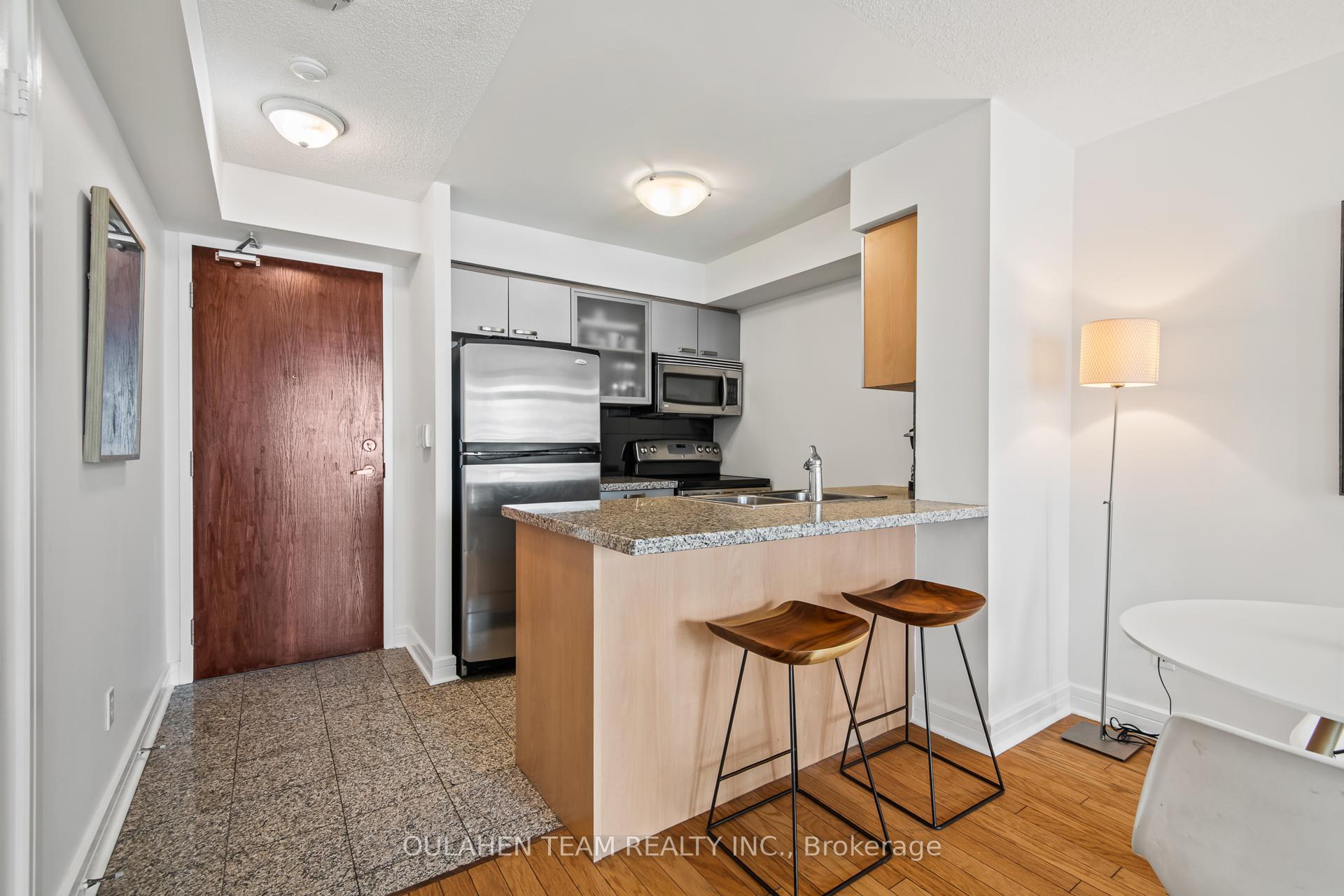1 Bedroom Condo at 16 Harrison Garden, Toronto For sale