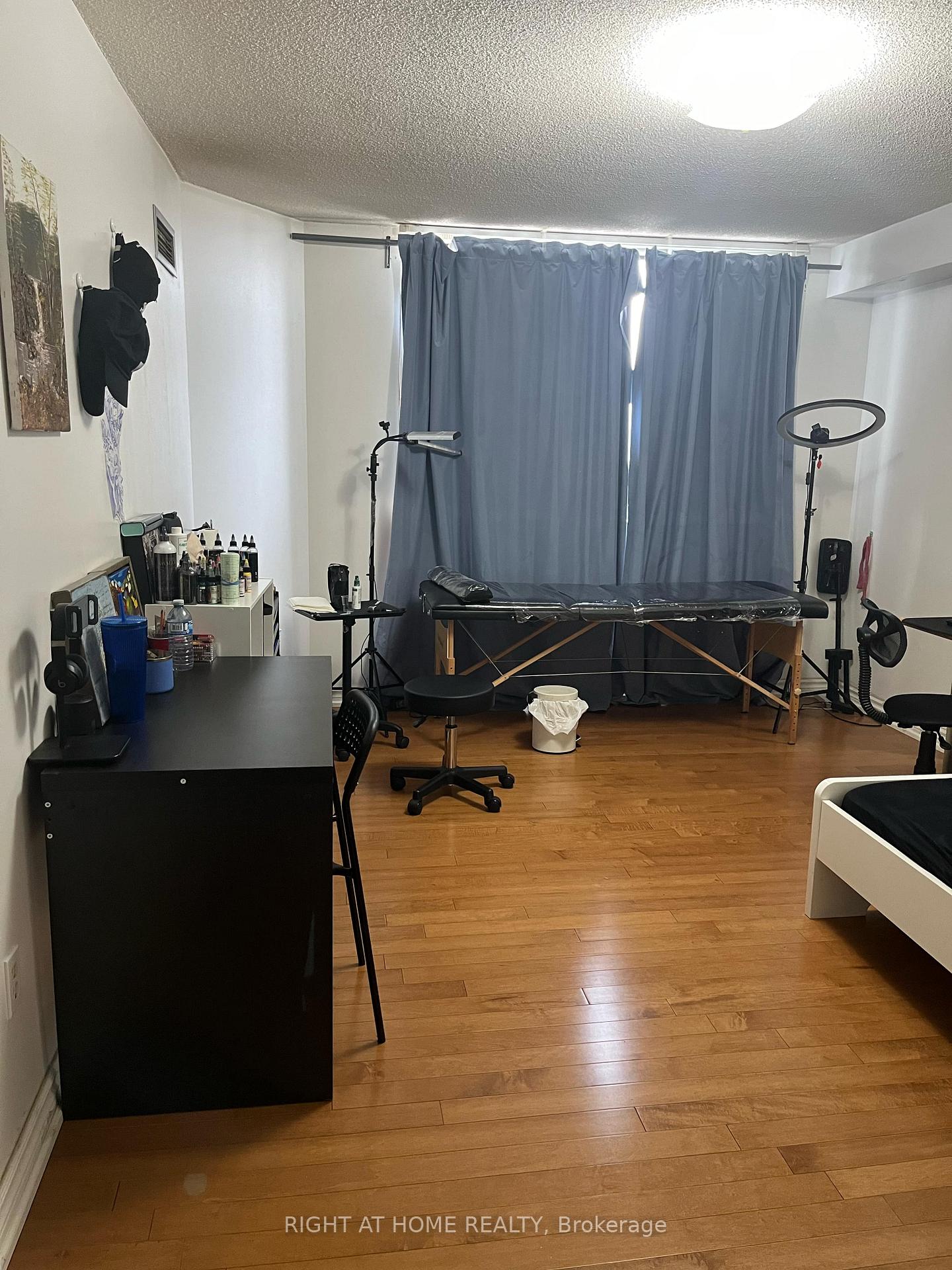 2 Bedrooms Condo at 3077 Weston, Toronto For sale