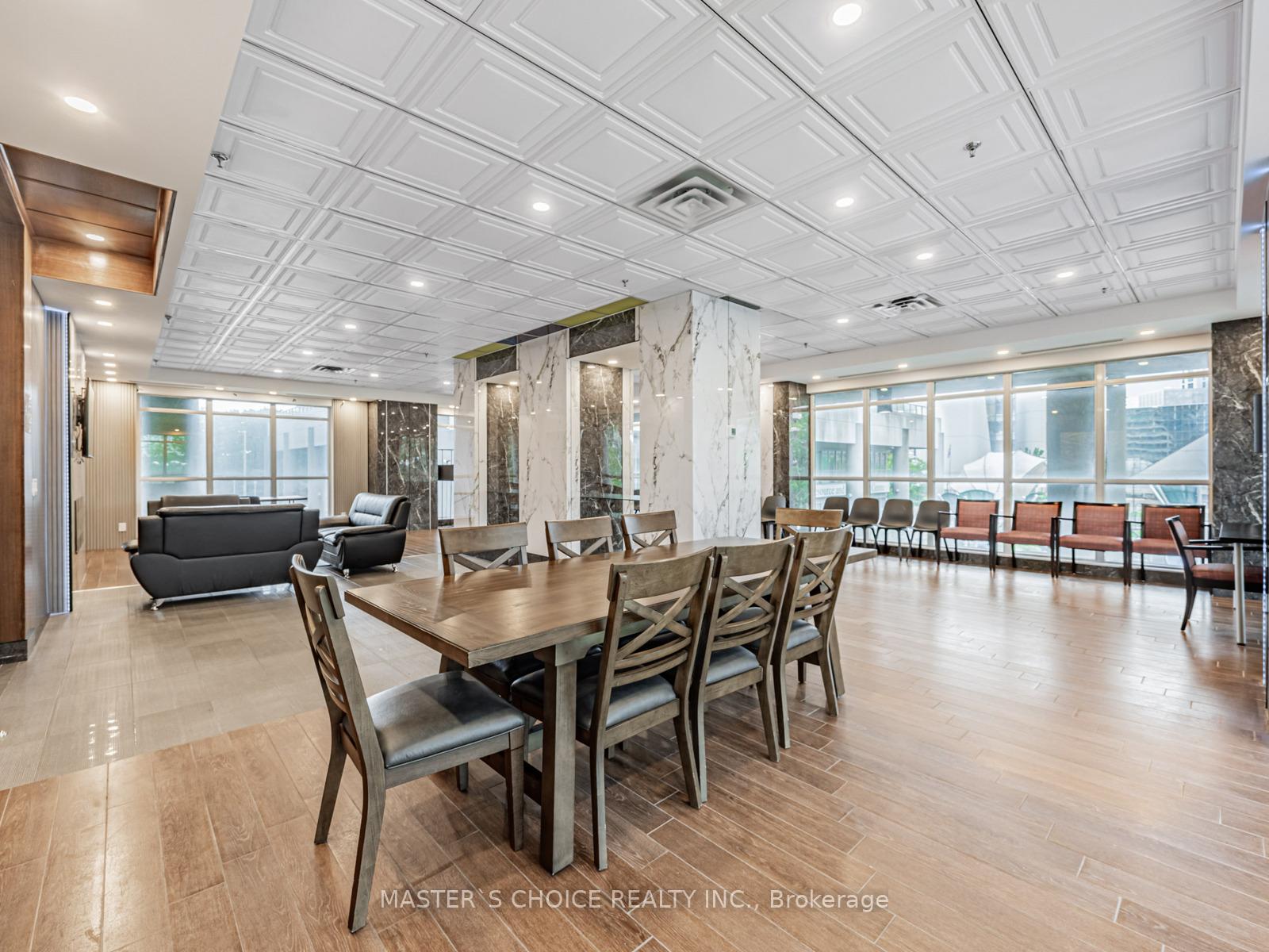 2 Bedrooms Condo at 70 Town Centre, Toronto For sale