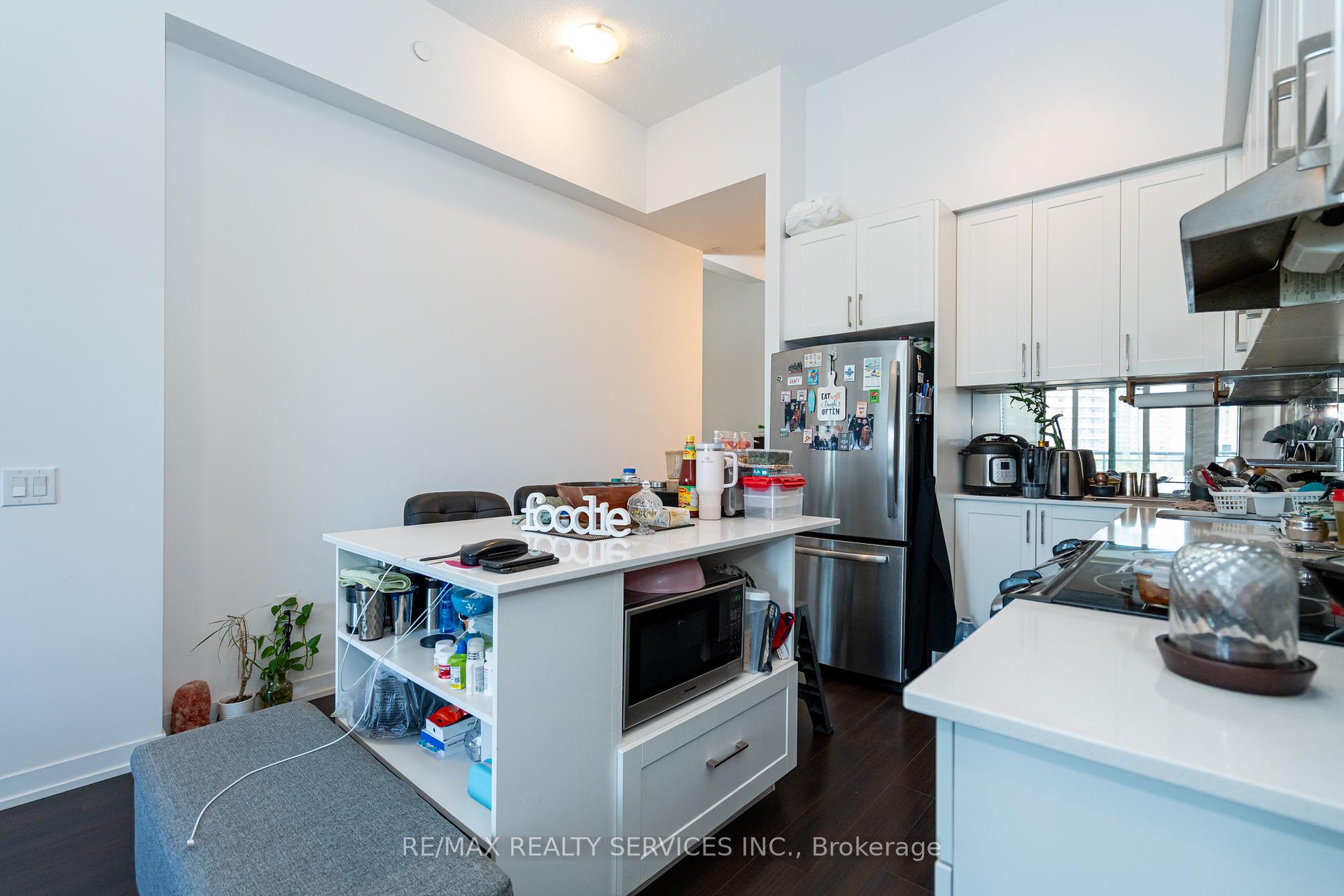 1 Bedroom Condo at 2560 Eglinton, Mississauga For sale