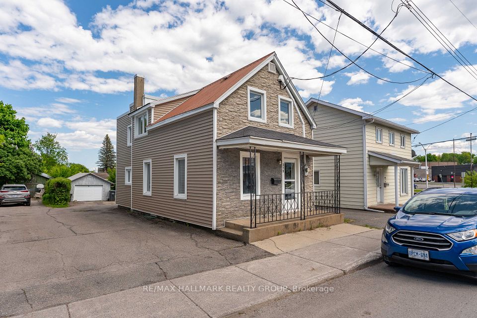 379 William