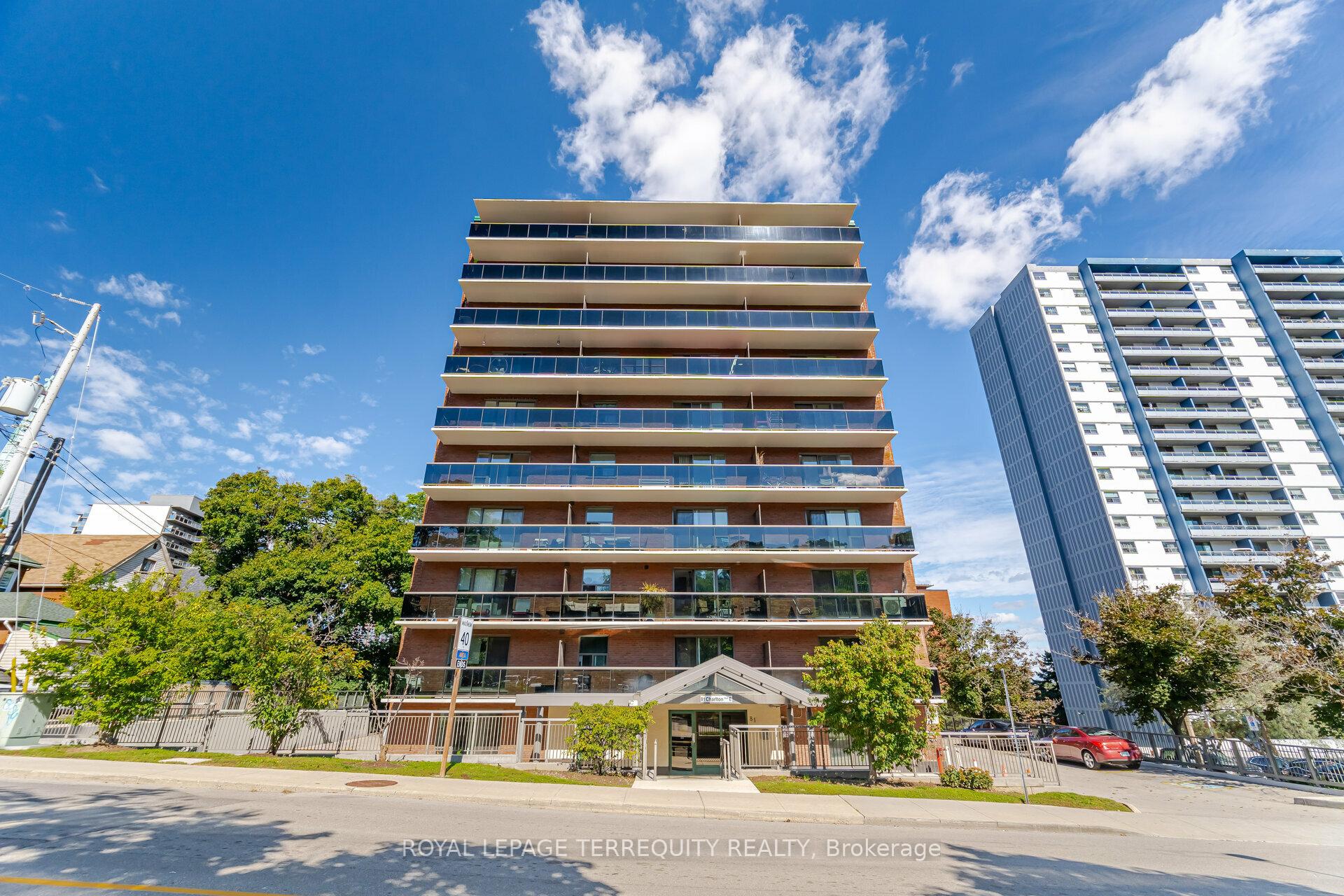 2 Bedrooms Condo at 81 Charlton, Hamilton For sale