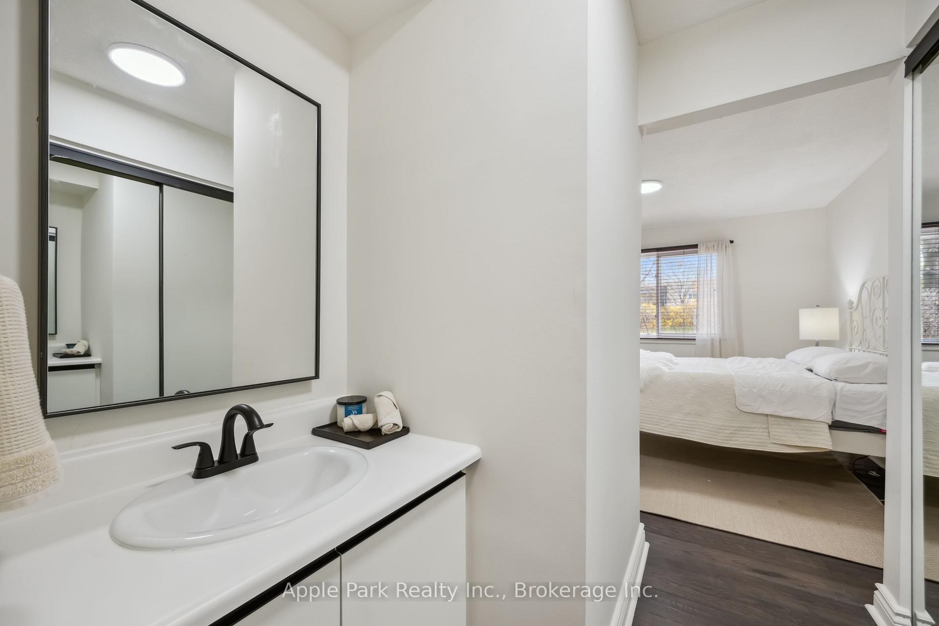 2 Bedrooms Condo at 1450 Glen Abbey,  Oakville For sale