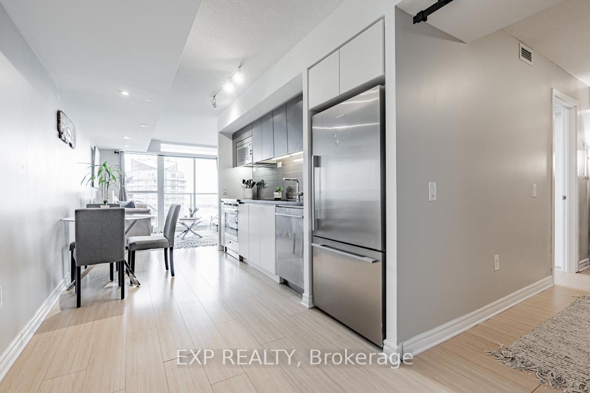 2 Bedrooms Condo at 85 Queens Wharf, Toronto For sale