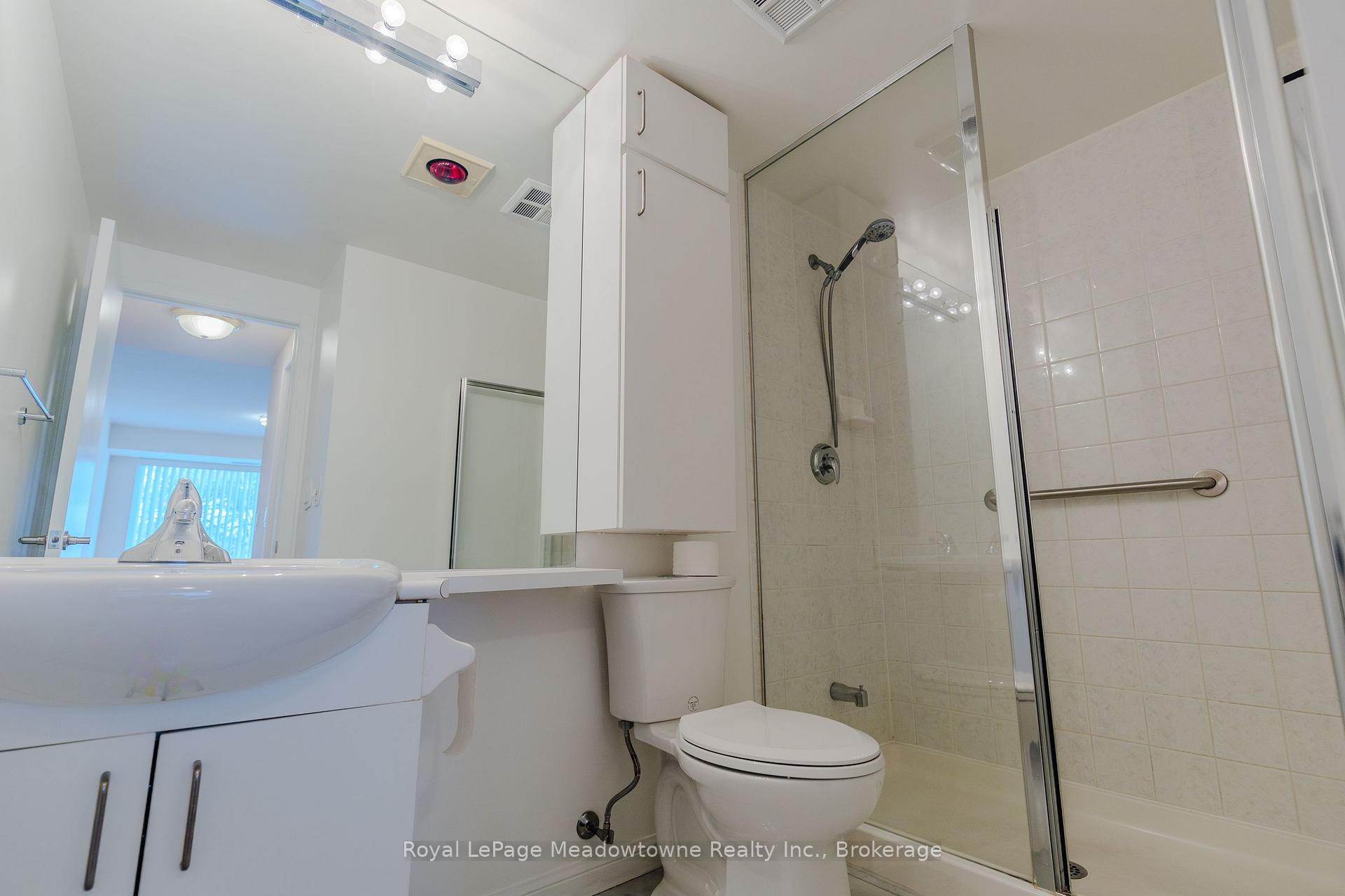 2 Bedrooms Condo at 1801 Bayview, Toronto For sale