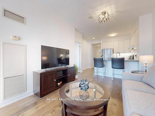 2 Bedrooms Condo at 225 Webb, Mississauga For sale