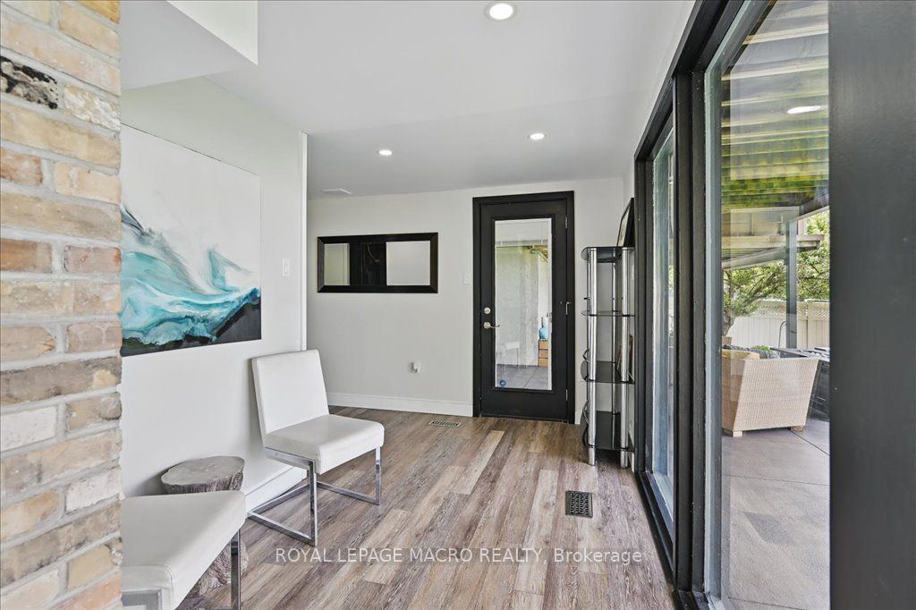 33 Leslie Drive
