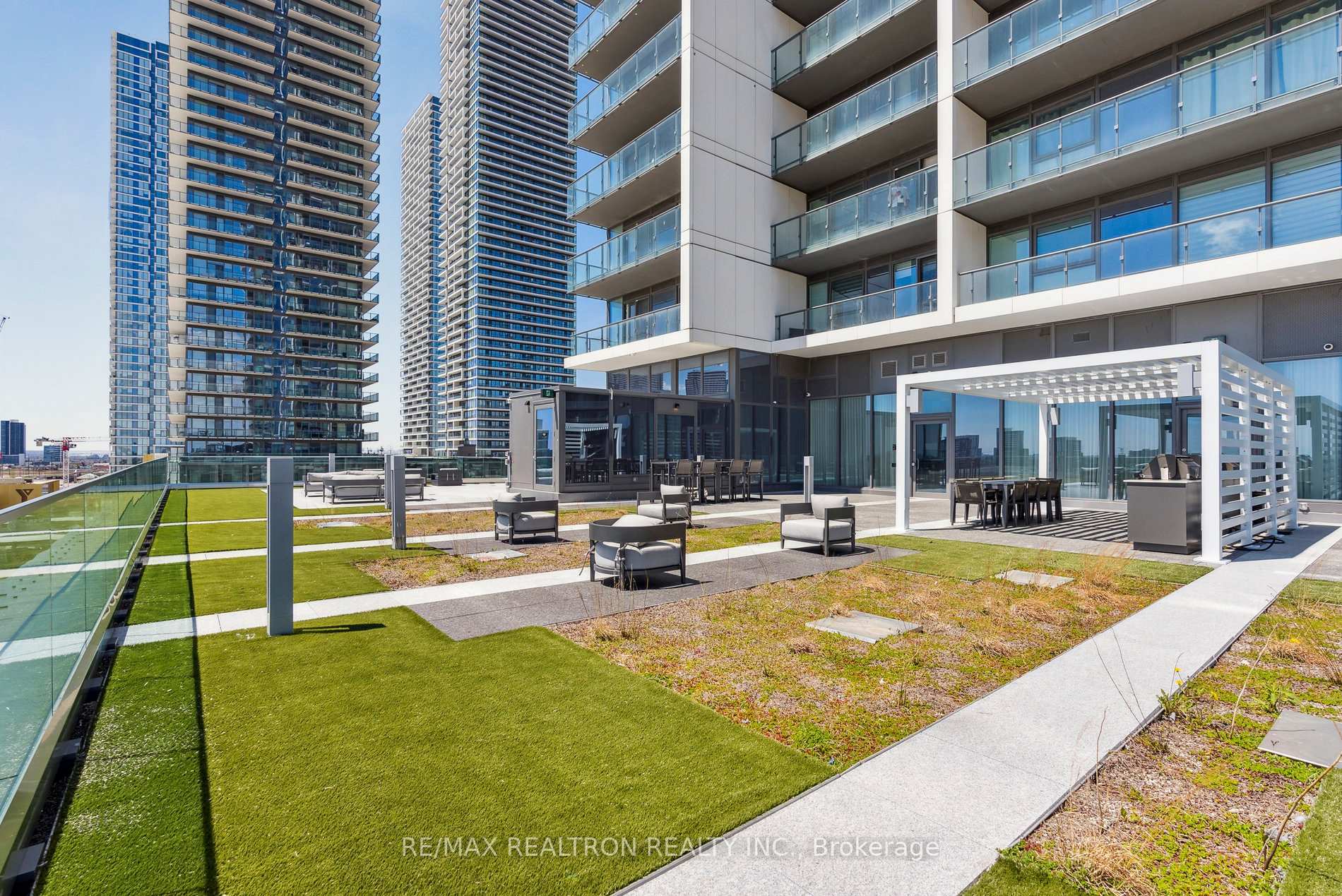 2 Bedrooms Condo at 7890 Jane, Vaughan For sale