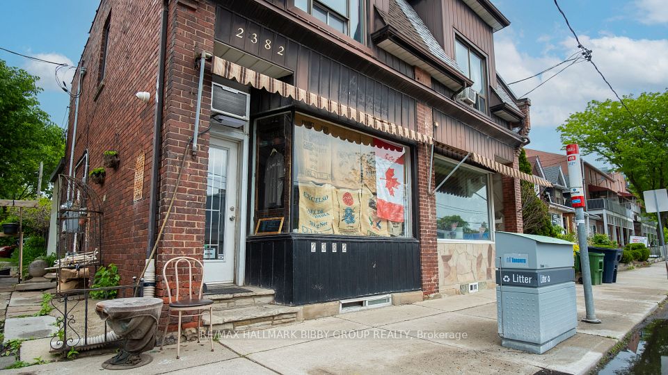 2382 St Clair