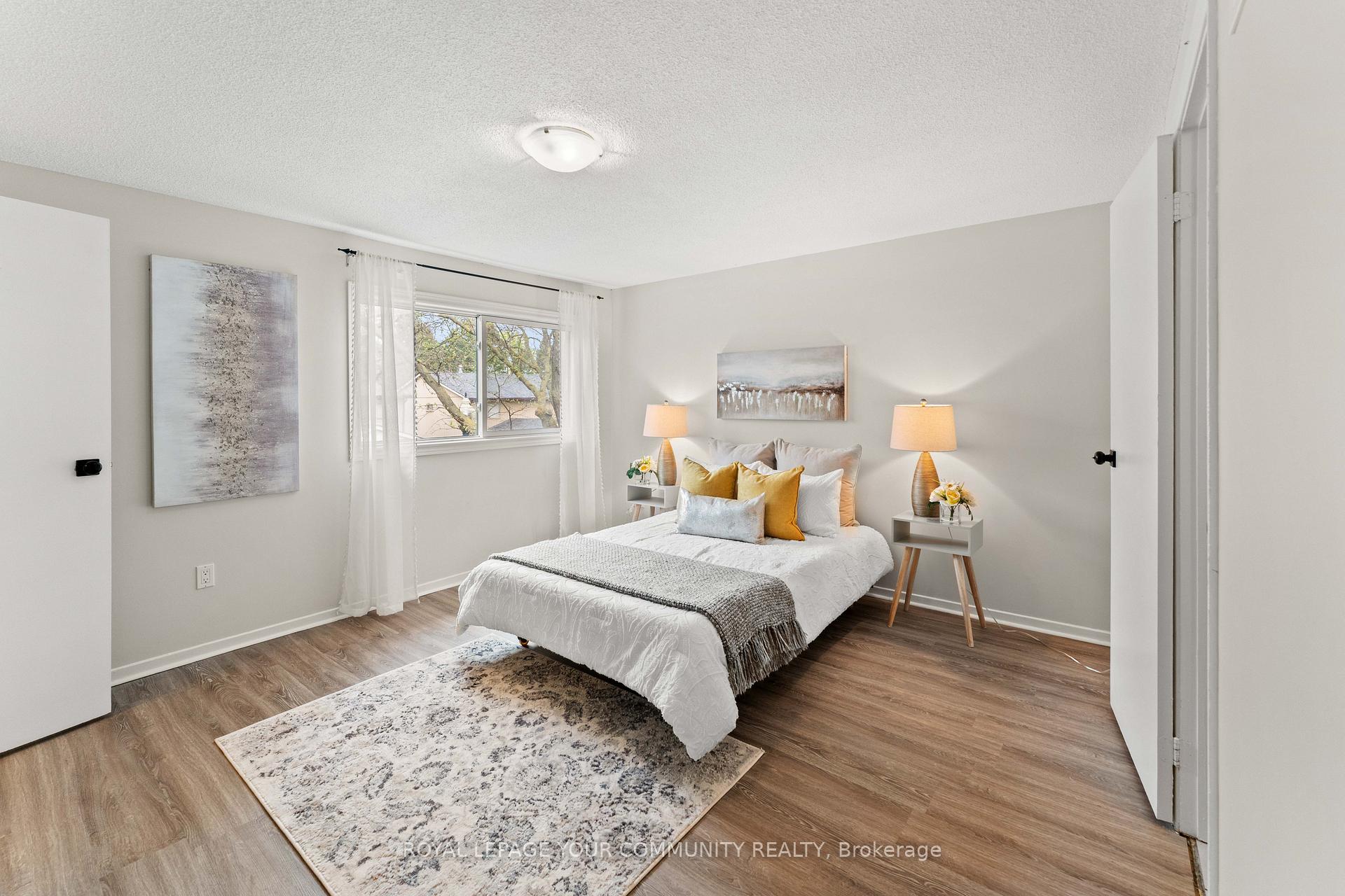 6 Bedrooms Condo at 2655 Gananoque, Mississauga For sale