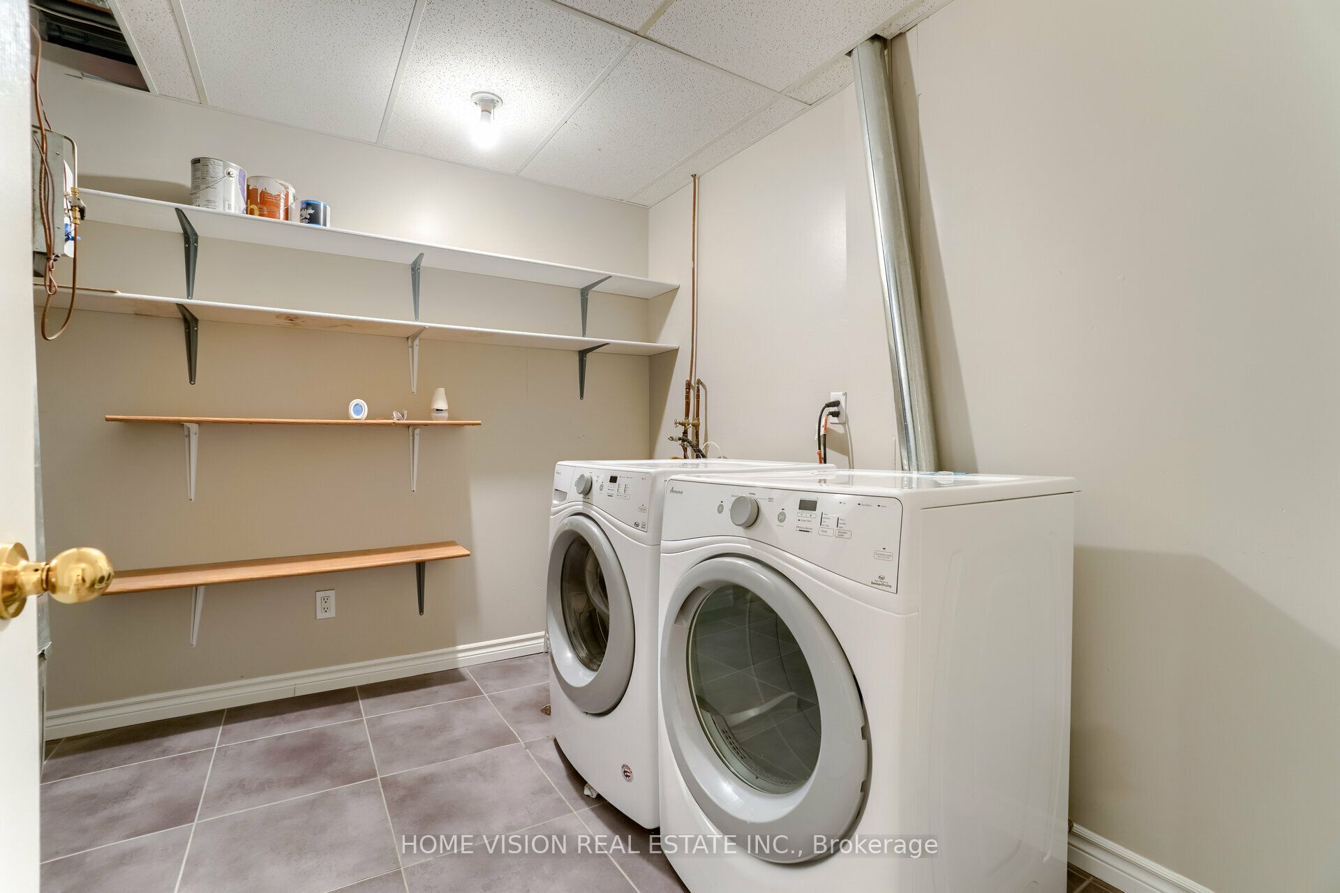 1433 Springwater Crescent E, #Lower Unit