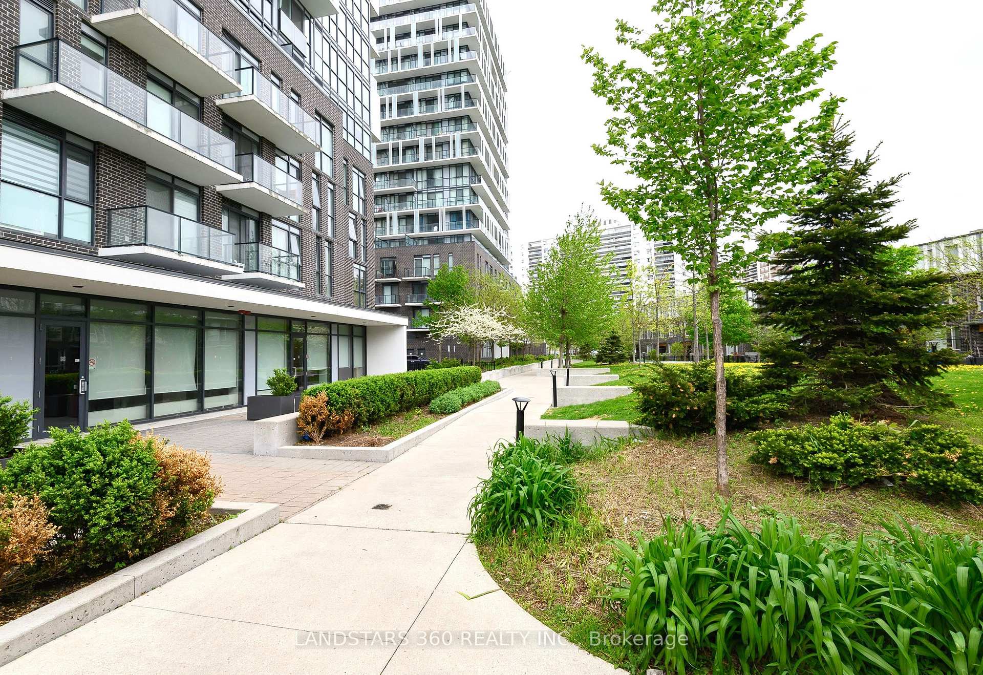 2 Bedrooms Condo at 150 Fairview Mall, Toronto For sale