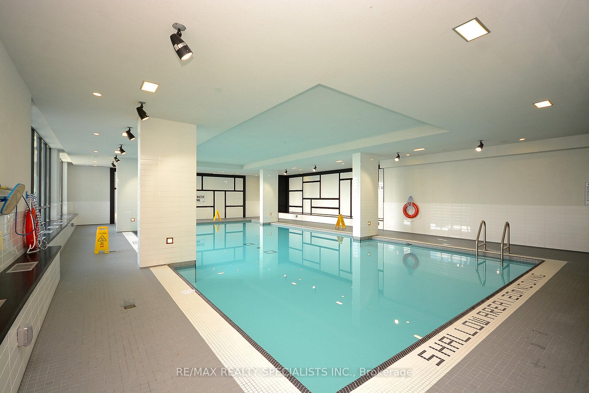 2 Bedrooms Condo at 510 Curran,  Mississauga For sale