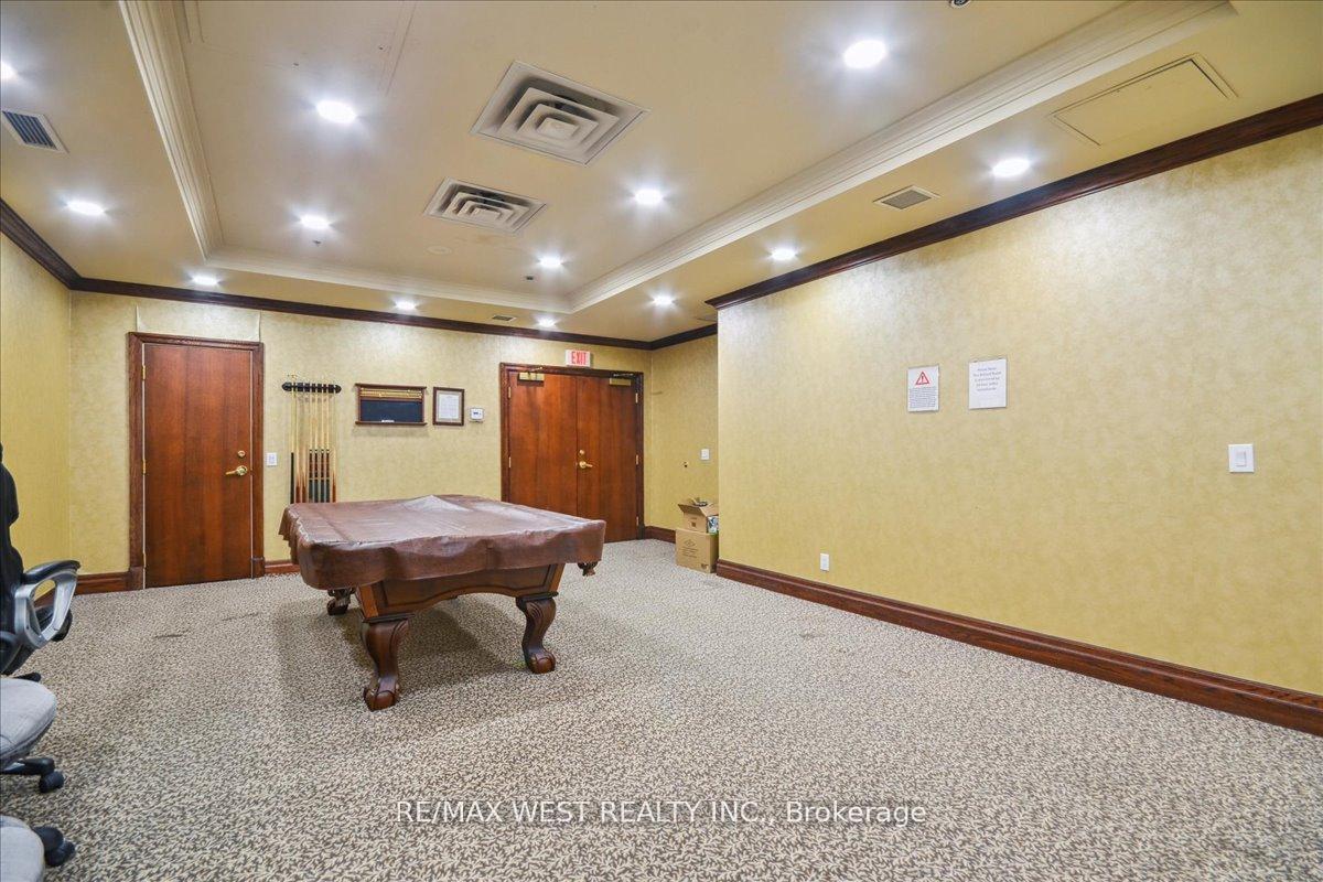 2 Bedrooms Condo at 5 Michael Power, Toronto For sale
