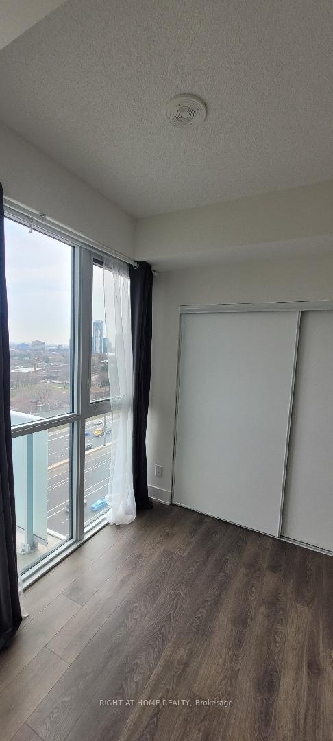 2 Bedrooms Condo at 188 Fairview mall, Toronto For sale