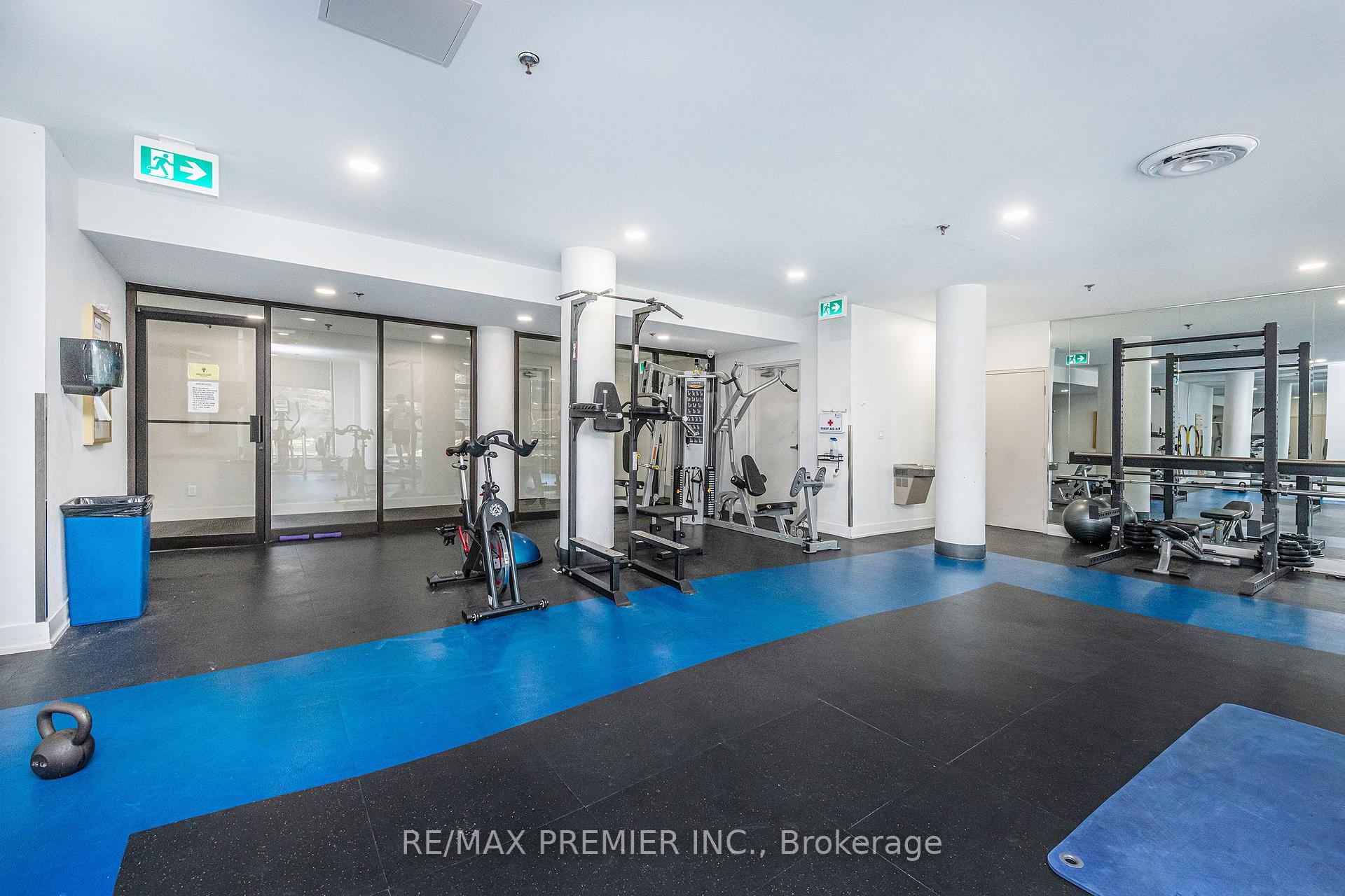 2 Bedrooms Condo at 20 Southport,  Toronto For sale