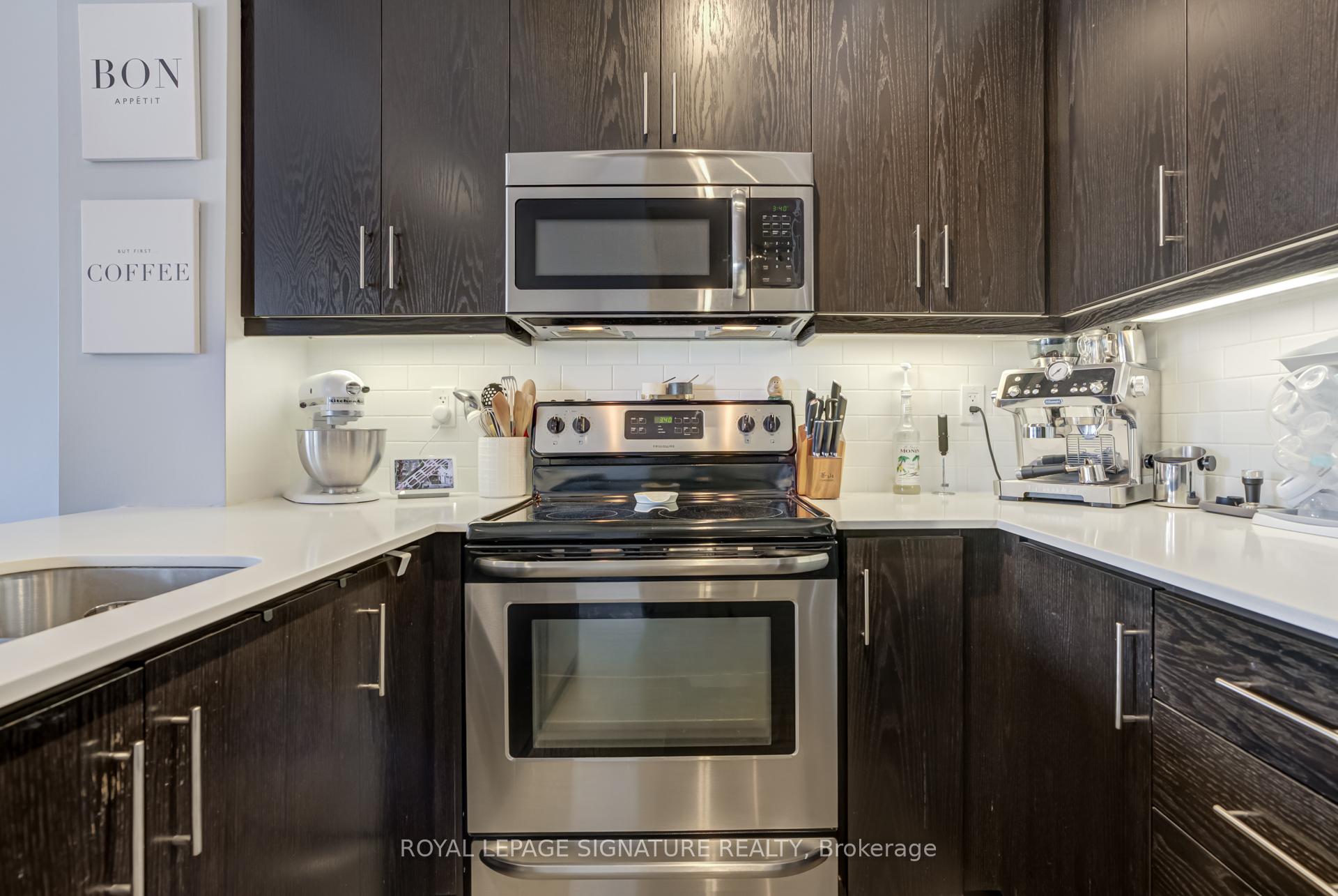 2 Bedrooms Condo at 15 James Finlay, Toronto For sale
