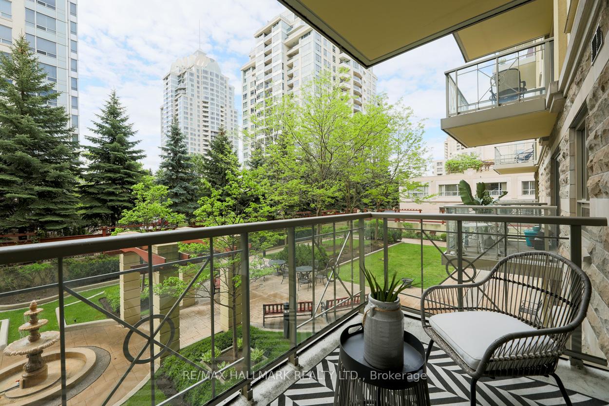 1 Bedroom Condo at 12 Rean, Toronto For sale