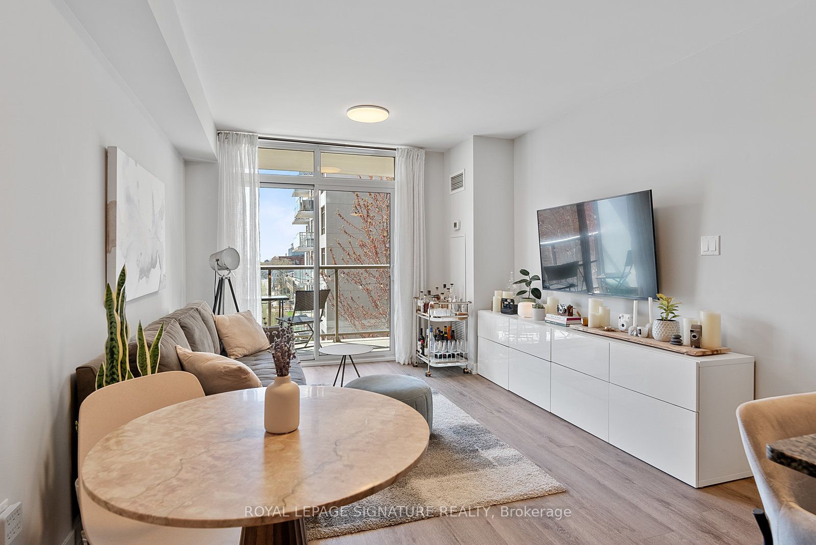 816 Lansdowne Avenue, #410