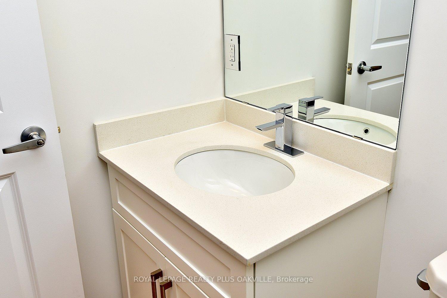 1 Bedroom Condo at 1936 Rymal, Hamilton For sale