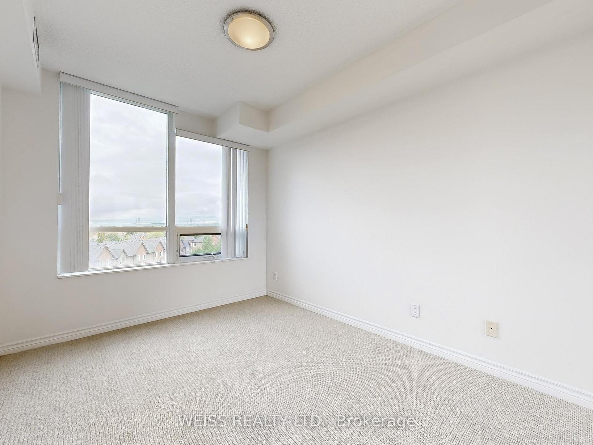 3 Bedrooms Condo at 88 Promenade, Vaughan For sale