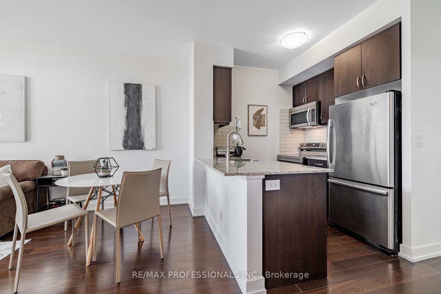 2 Bedrooms Condo at 6 Eva, Toronto For sale