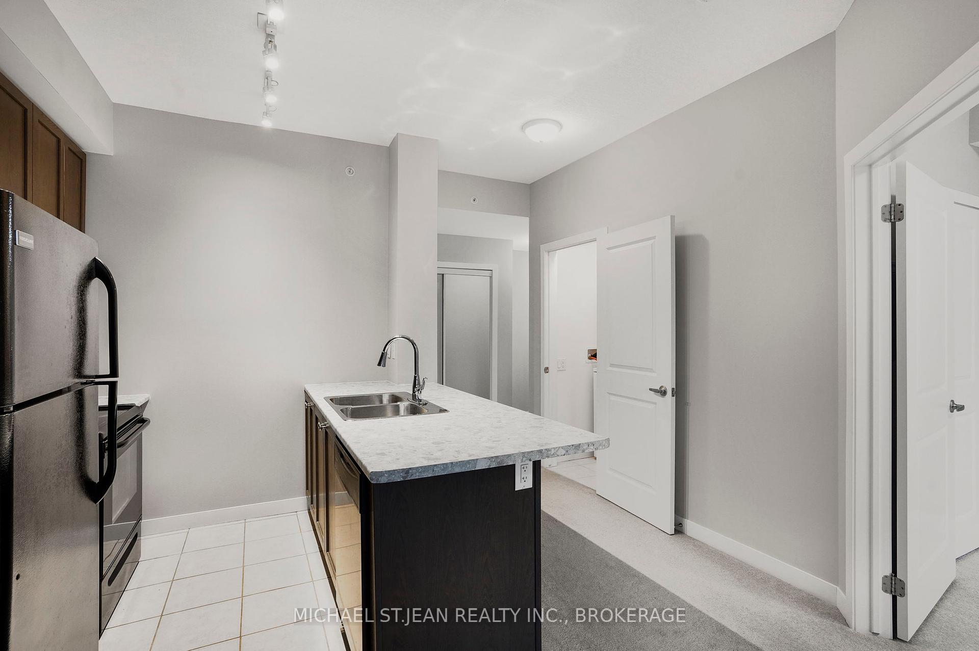 1 Bedroom Condo at 85 Robinson,  Hamilton For sale