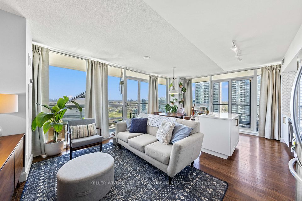 2230 Lake Shore