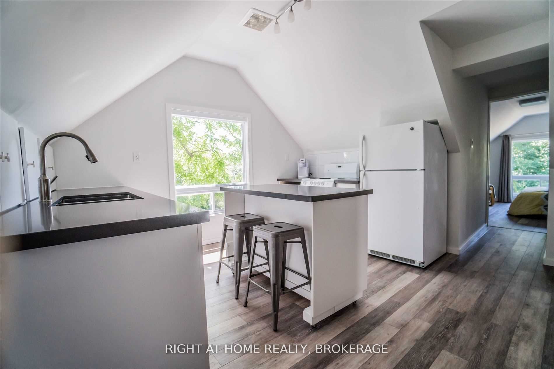 164 Trafalgar Road, #Loft