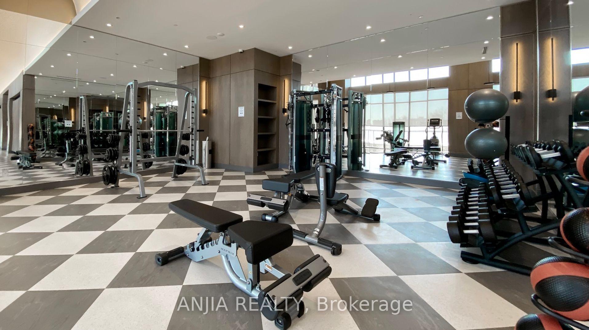 2 Bedrooms Condo at 30 Inn On The Park, Toronto For sale