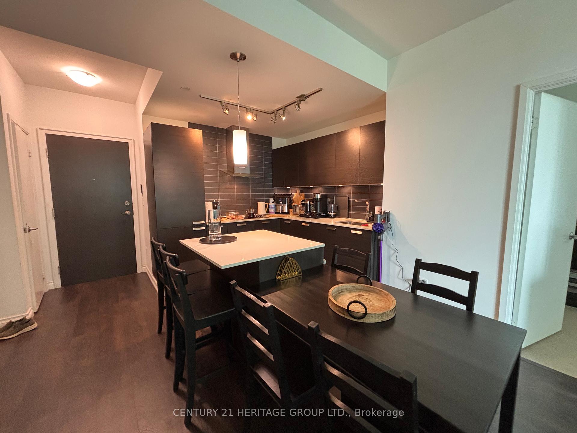 3 Bedrooms Condo at 9 Bogert, Toronto For sale