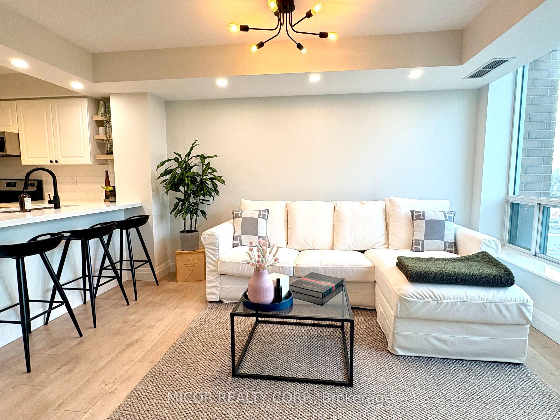 1 Bedroom Condo at 190 Manitoba,  Toronto For sale