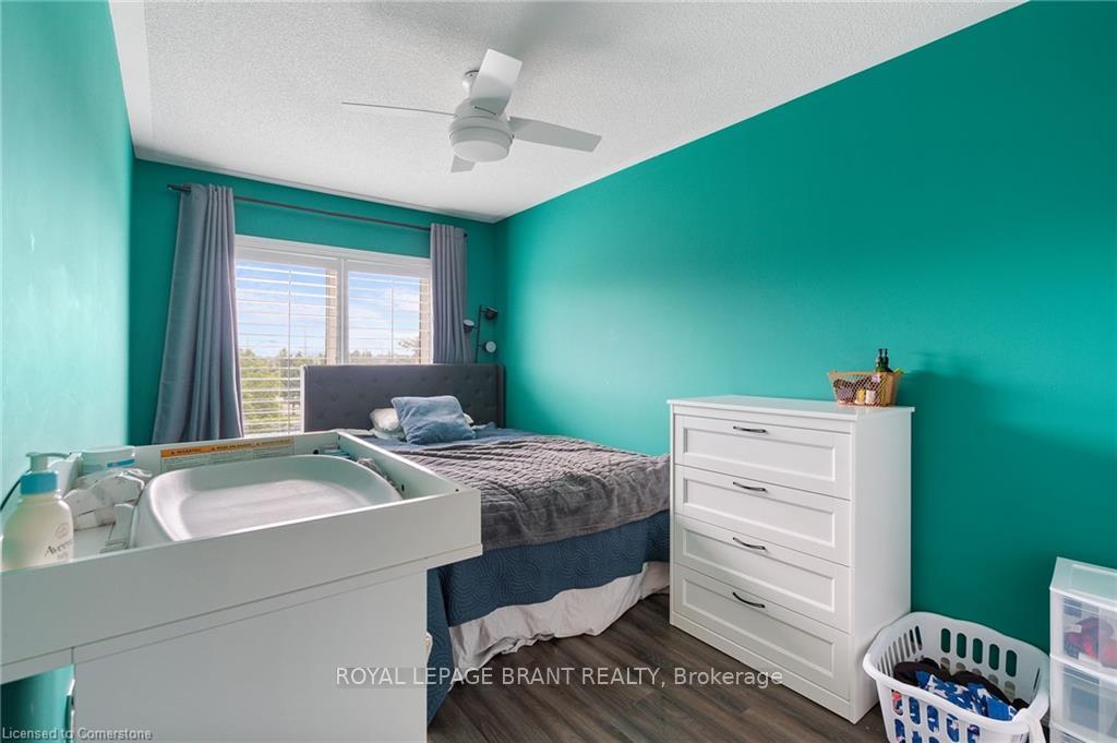 3 Bedrooms Condo at 6995 Glory, Mississauga For sale