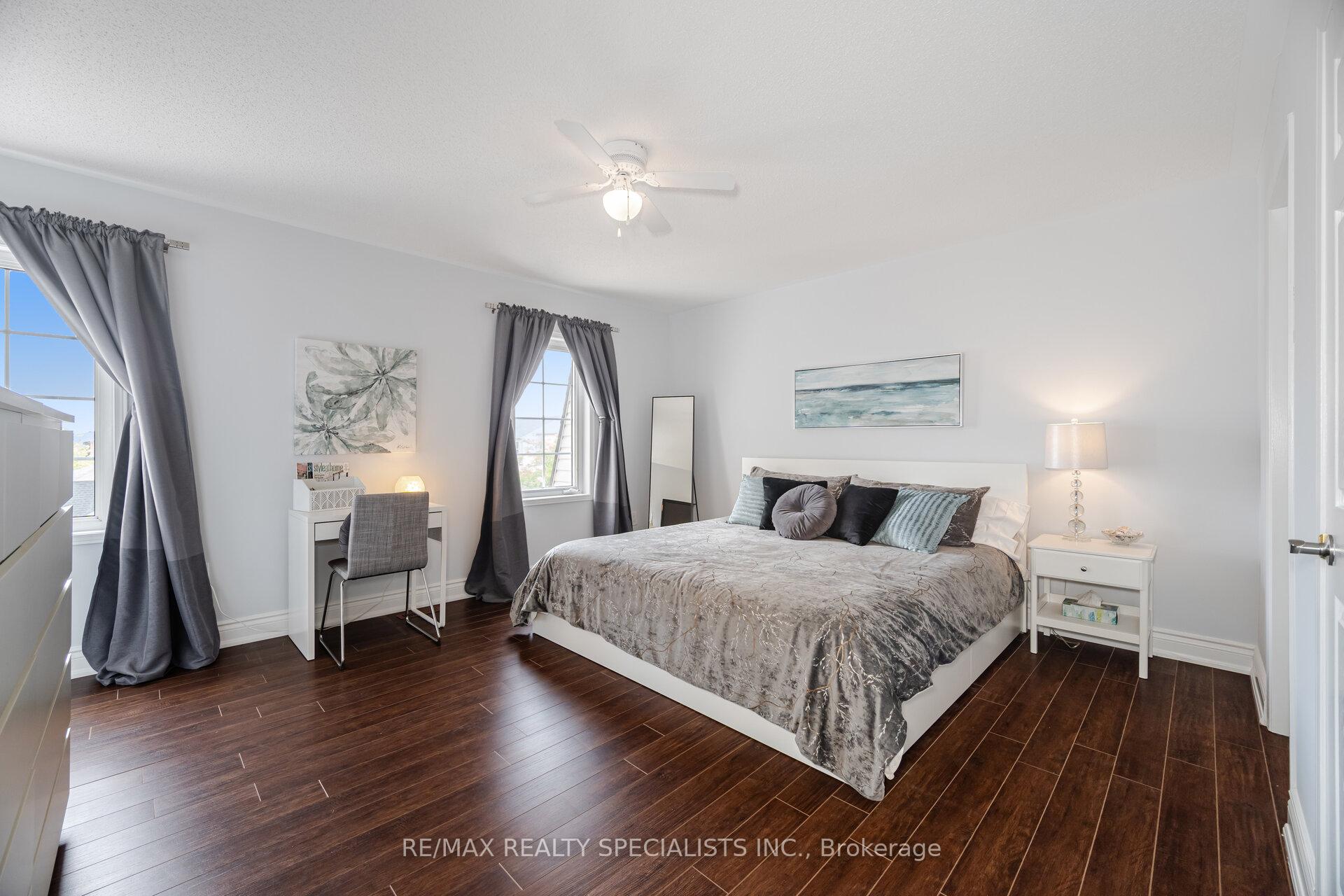2 Bedrooms Condo at 2341 Parkhaven, Oakville For sale