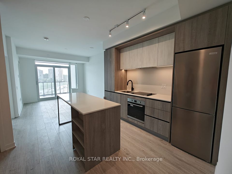 2495 Eglinton