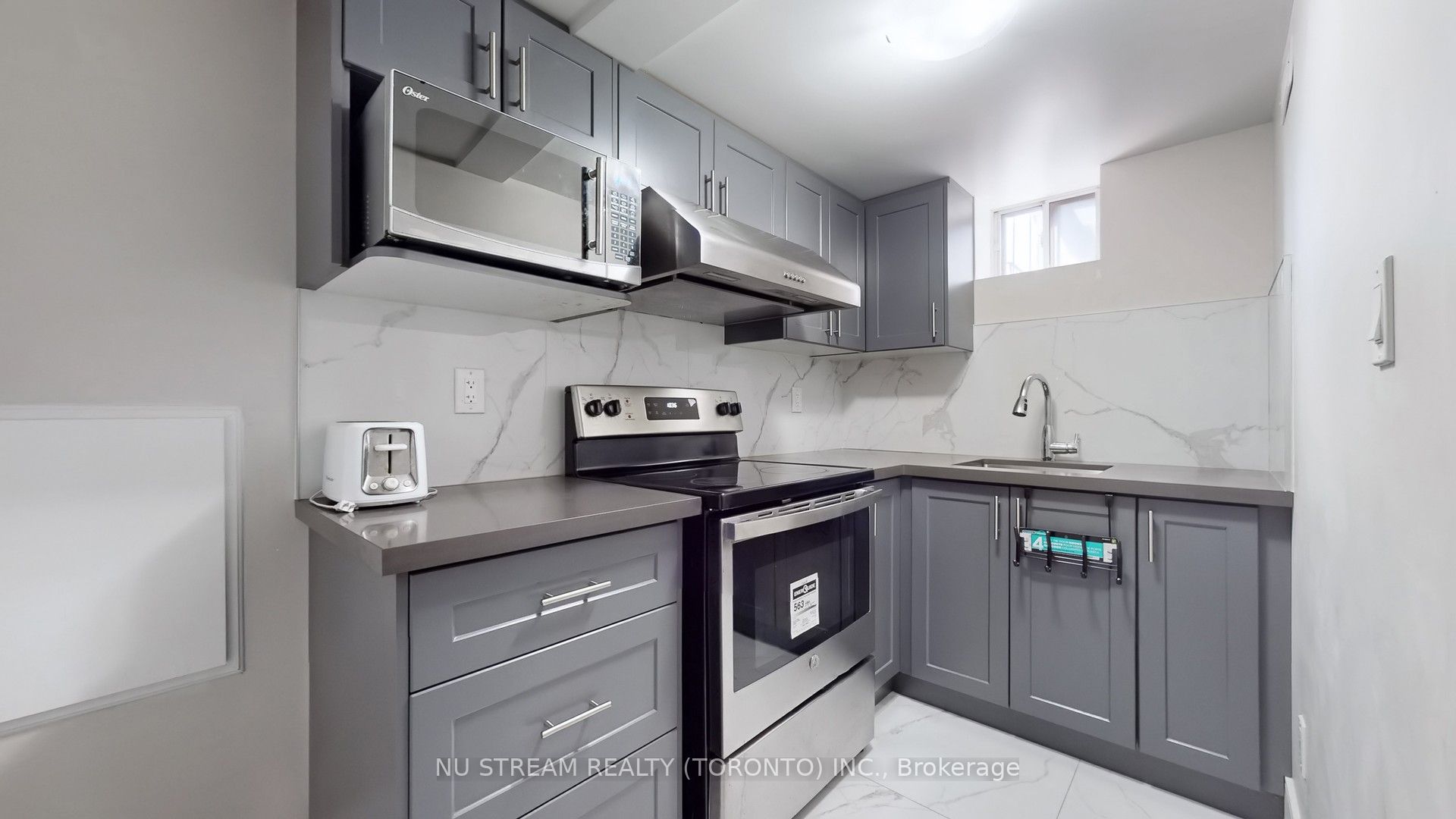 1040 Ossington Avenue, #BASEMENT