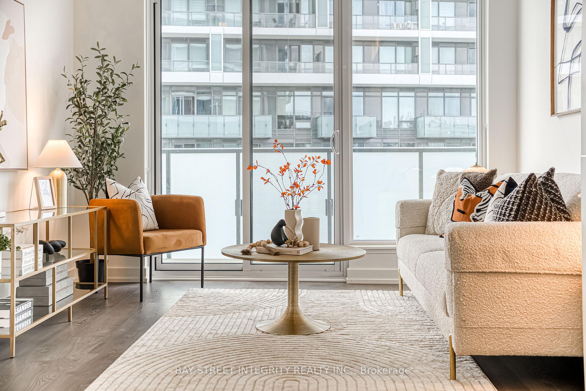 1 Bedroom Condo at 7 Golden Lion, Toronto For sale