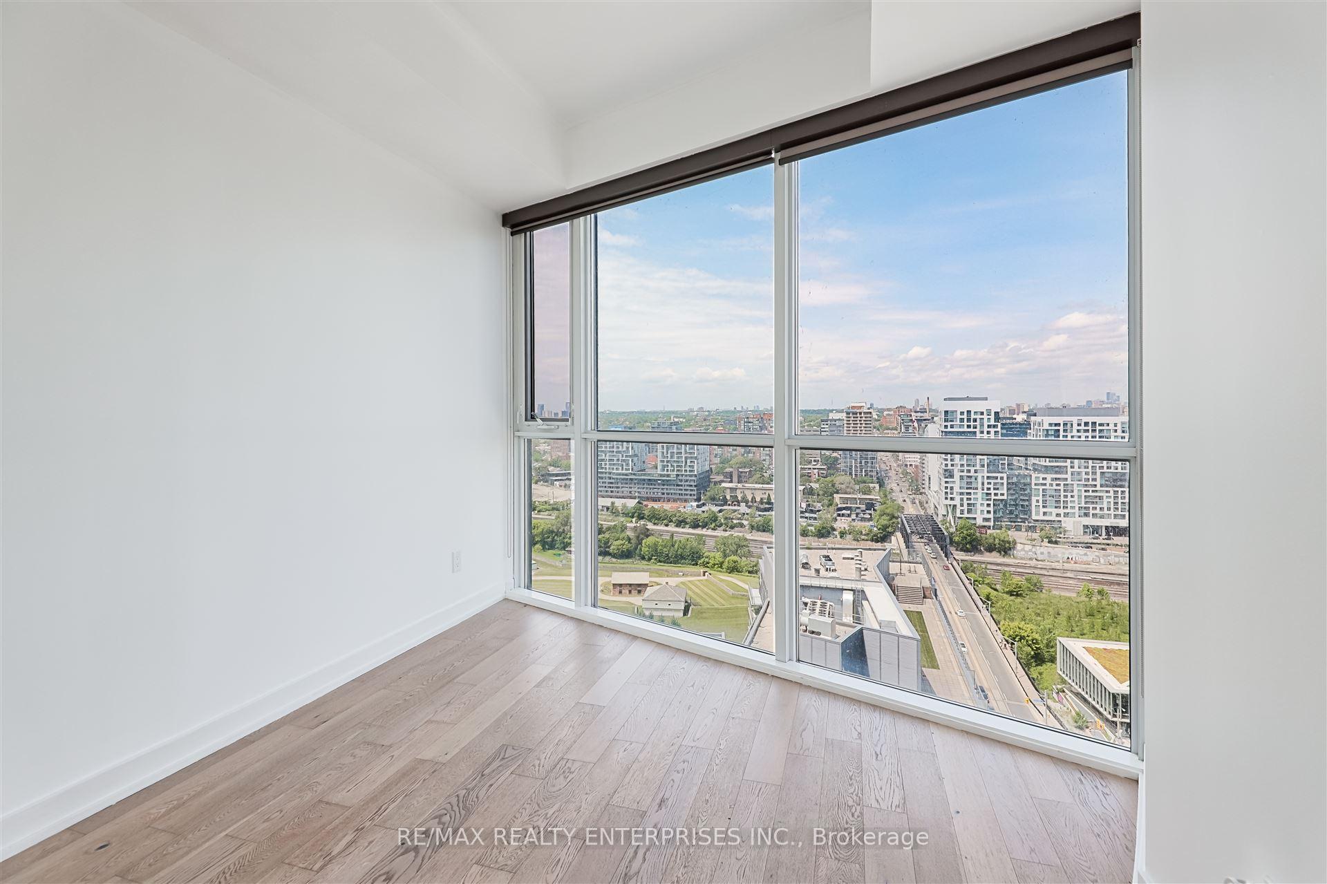2 Bedrooms Condo at 20 Bruyeres, Toronto For sale