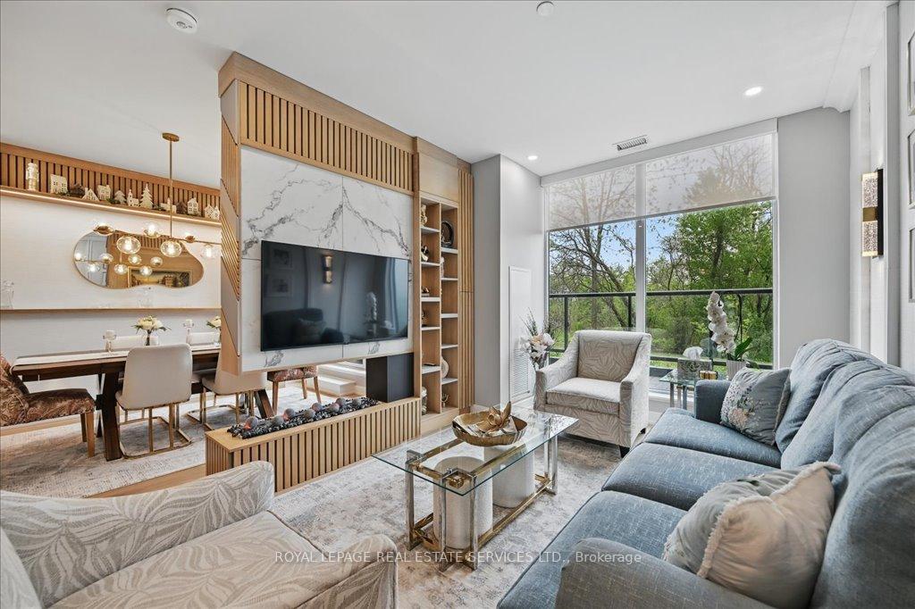 3 Bedrooms Condo at 2489 Taunton, Oakville For sale