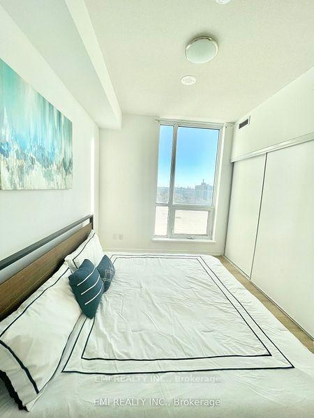 3 Bedrooms Condo at 36 Forest Manor,  Toronto For sale