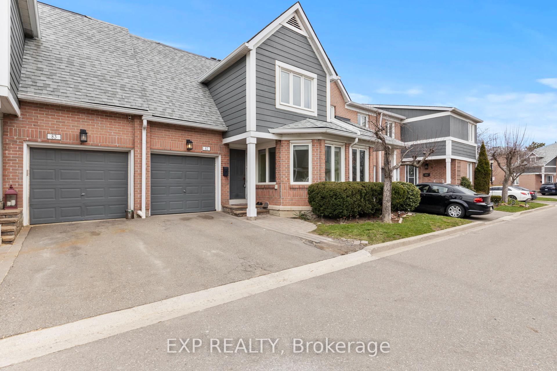 3 Bedrooms Condo at 2205 South Millway,  Mississauga For sale