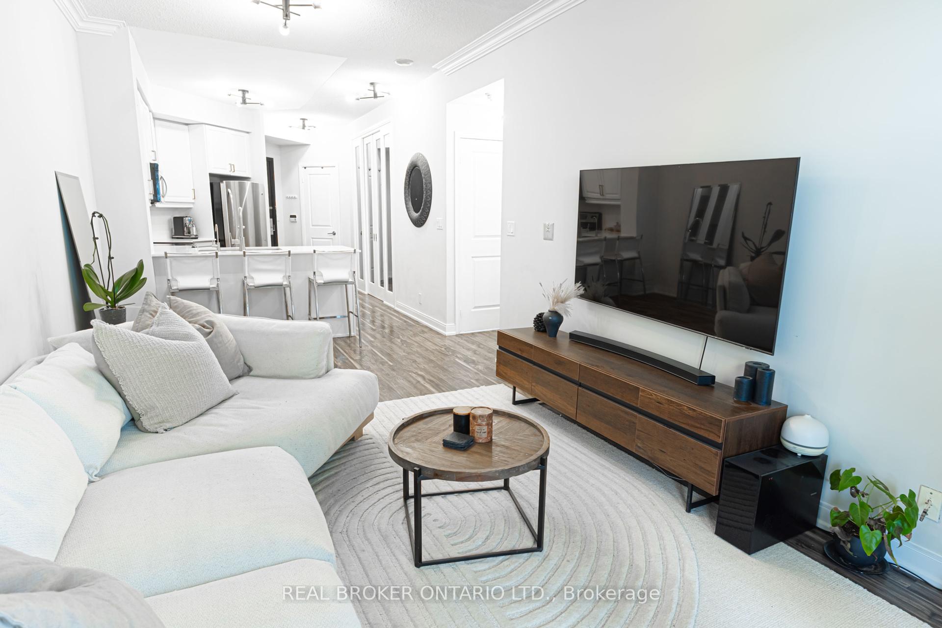 2 Bedrooms Condo at 90 Absolute, Mississauga For sale