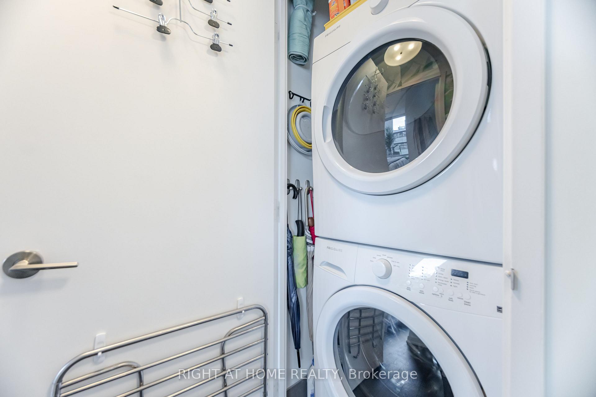 1 Bedroom Condo at 455 Front, Toronto For sale