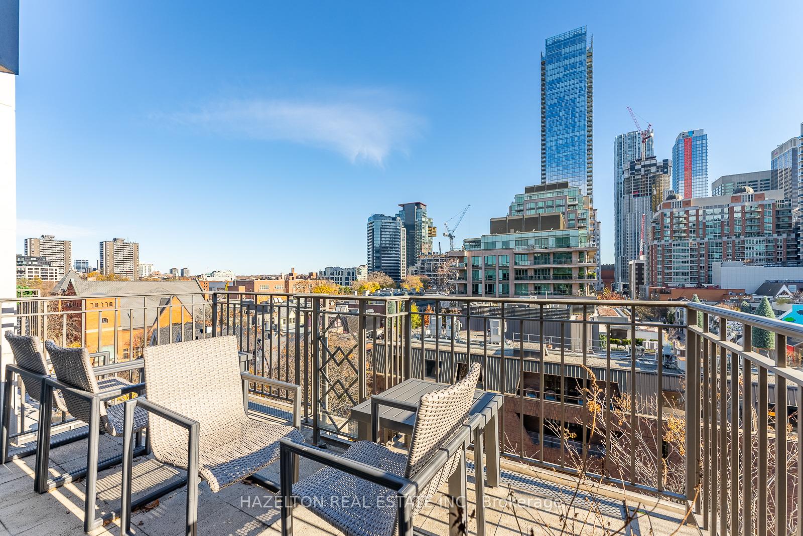 4 Bedrooms Condo at 118 Yorkville, Toronto For sale