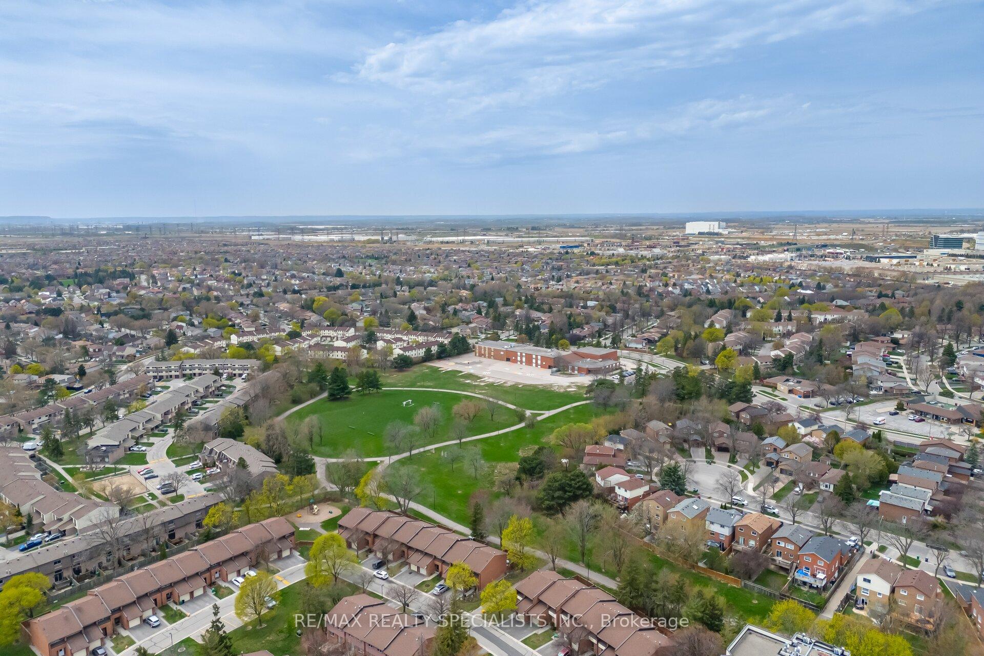 3 Bedrooms Condo at 7077 Estoril,  Mississauga For sale