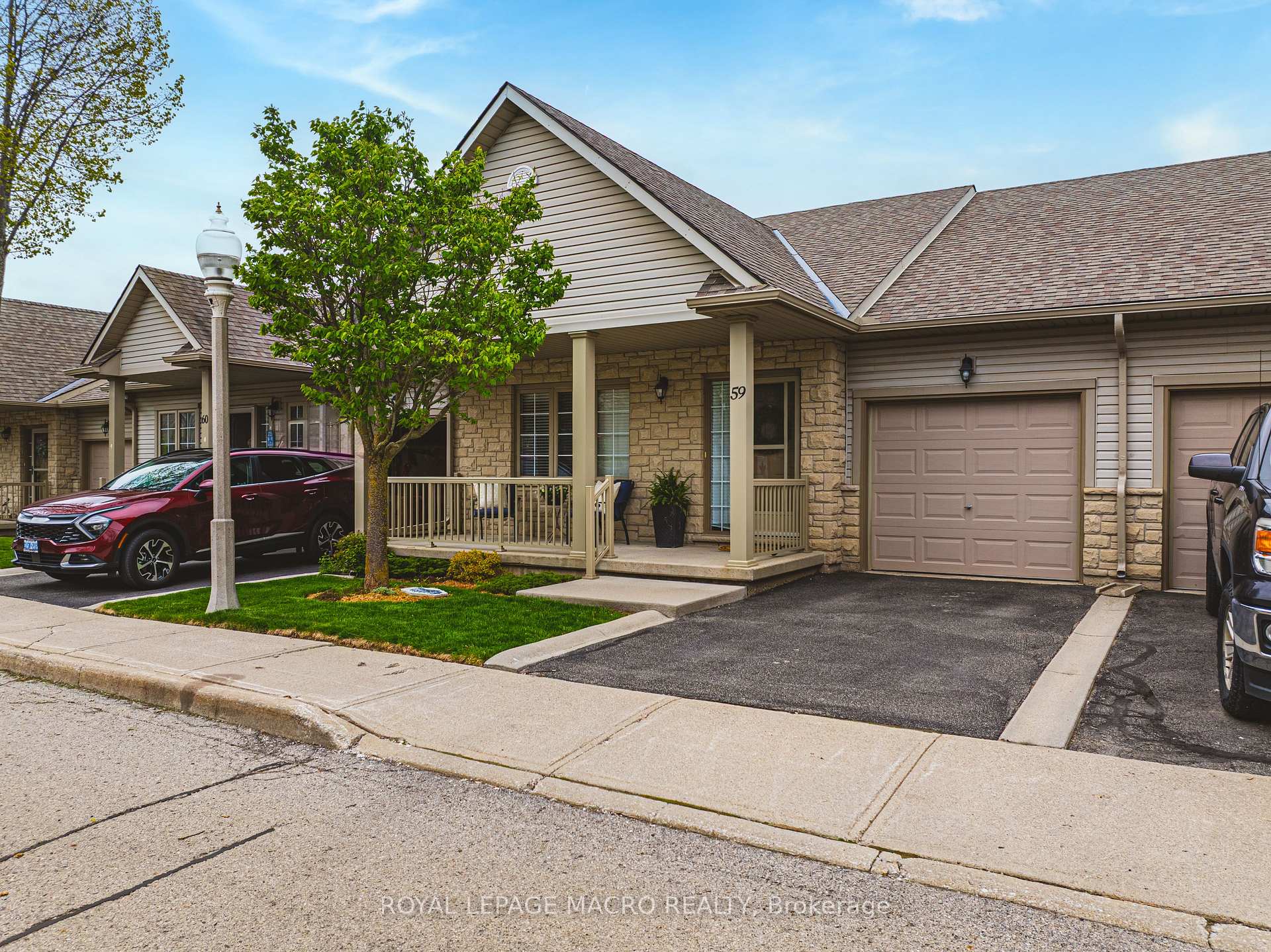 1 Bedroom Condo at 34 Southbrook, Hamilton For sale