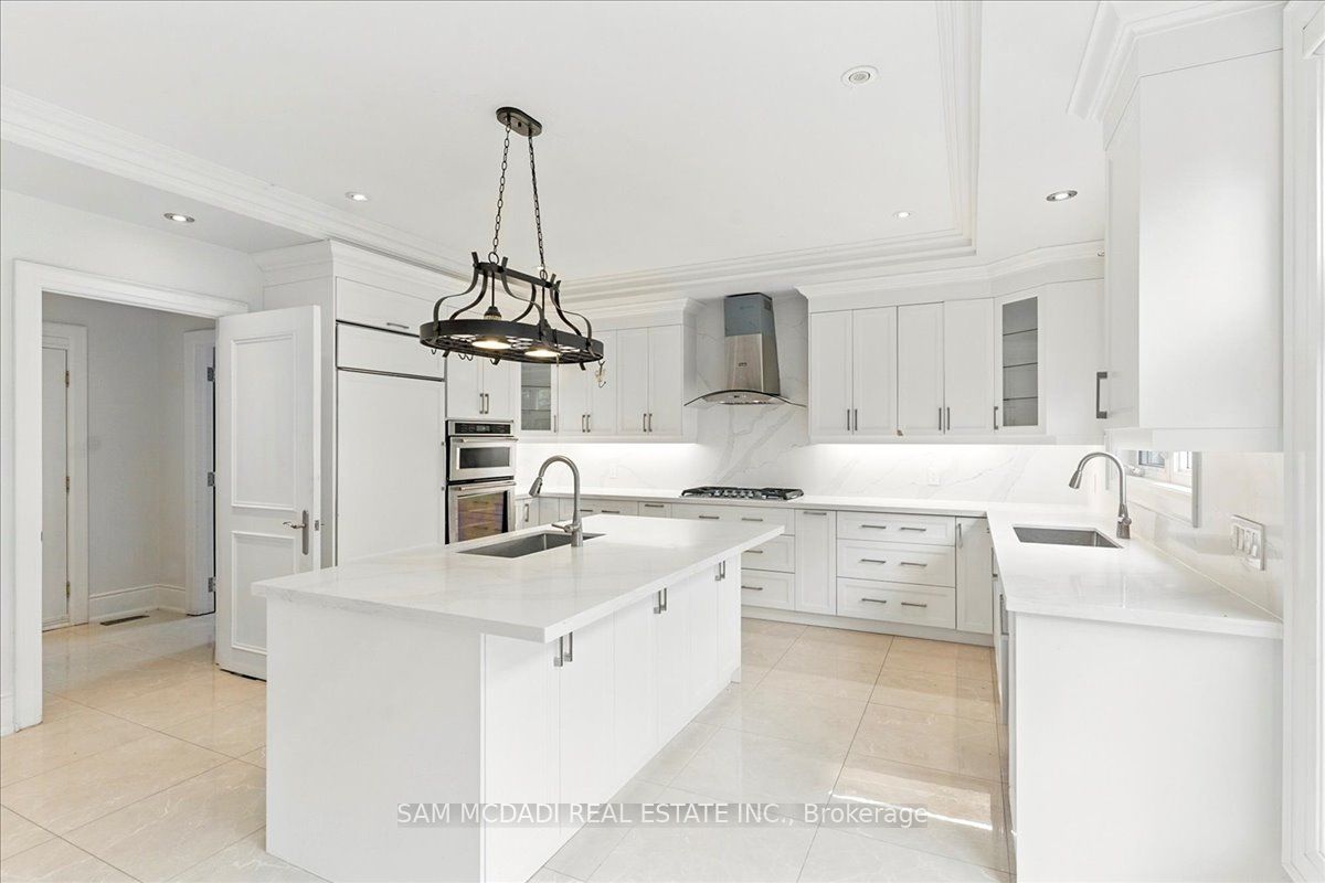 955 Albertson Crescent